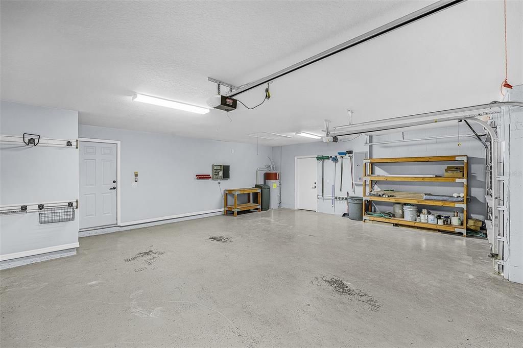 En Venta: $589,999 (4 camas, 3 baños, 2721 Pies cuadrados)