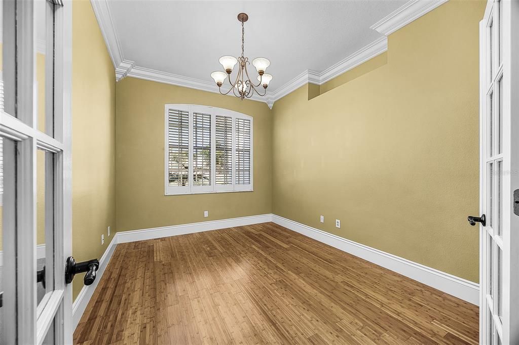 En Venta: $589,999 (4 camas, 3 baños, 2721 Pies cuadrados)