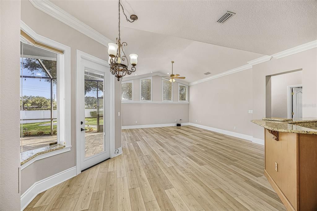 En Venta: $589,999 (4 camas, 3 baños, 2721 Pies cuadrados)