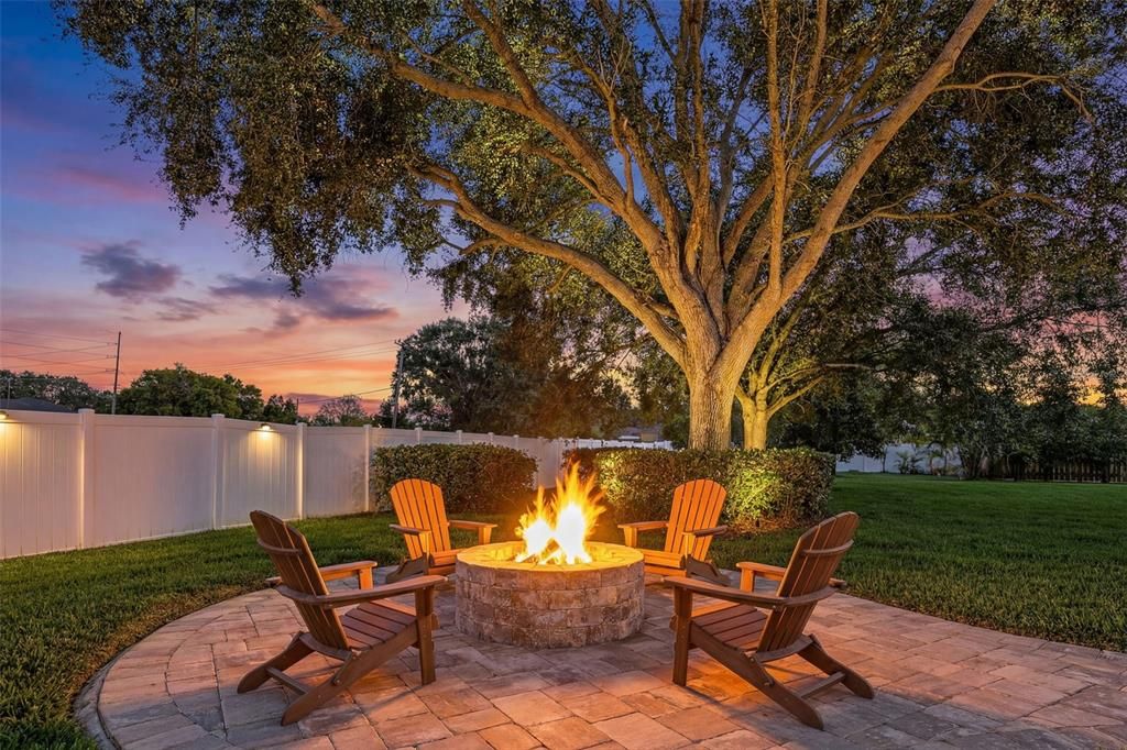 En Venta: $589,999 (4 camas, 3 baños, 2721 Pies cuadrados)