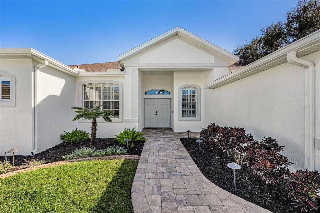 En Venta: $589,999 (4 camas, 3 baños, 2721 Pies cuadrados)