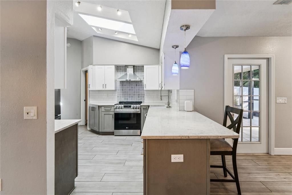 For Sale: $360,000 (3 beds, 2 baths, 1593 Square Feet)