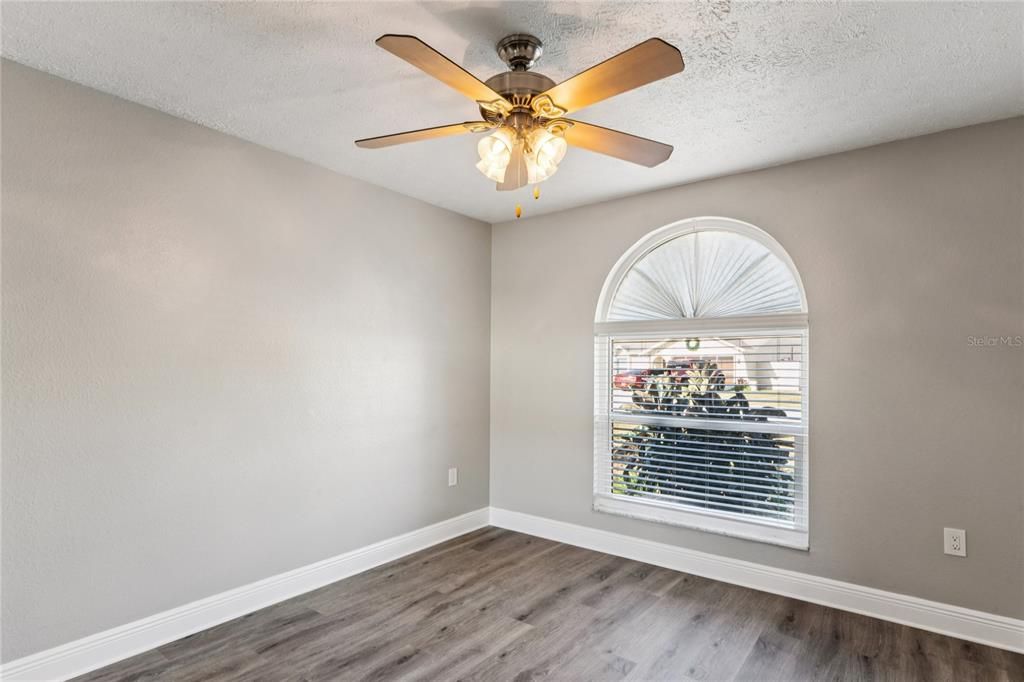 For Sale: $360,000 (3 beds, 2 baths, 1593 Square Feet)