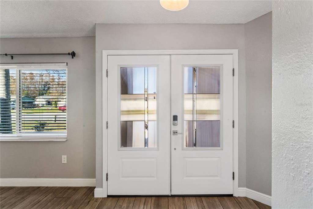 For Sale: $360,000 (3 beds, 2 baths, 1593 Square Feet)