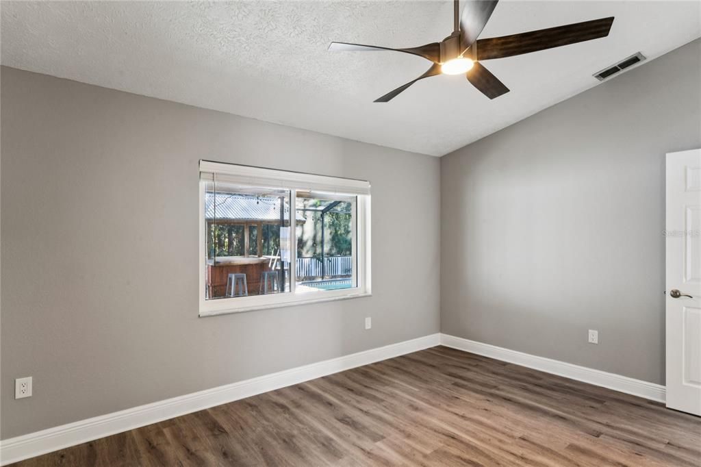 For Sale: $360,000 (3 beds, 2 baths, 1593 Square Feet)