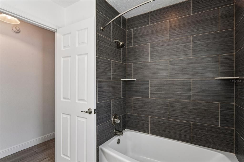 For Sale: $360,000 (3 beds, 2 baths, 1593 Square Feet)