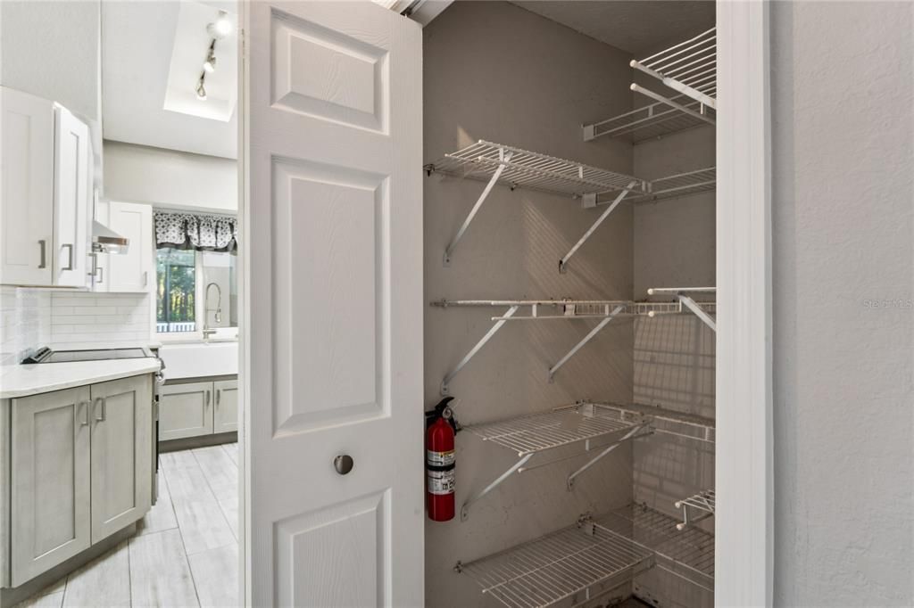 For Sale: $360,000 (3 beds, 2 baths, 1593 Square Feet)