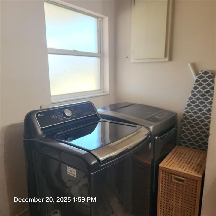 For Sale: $424,000 (3 beds, 2 baths, 1760 Square Feet)