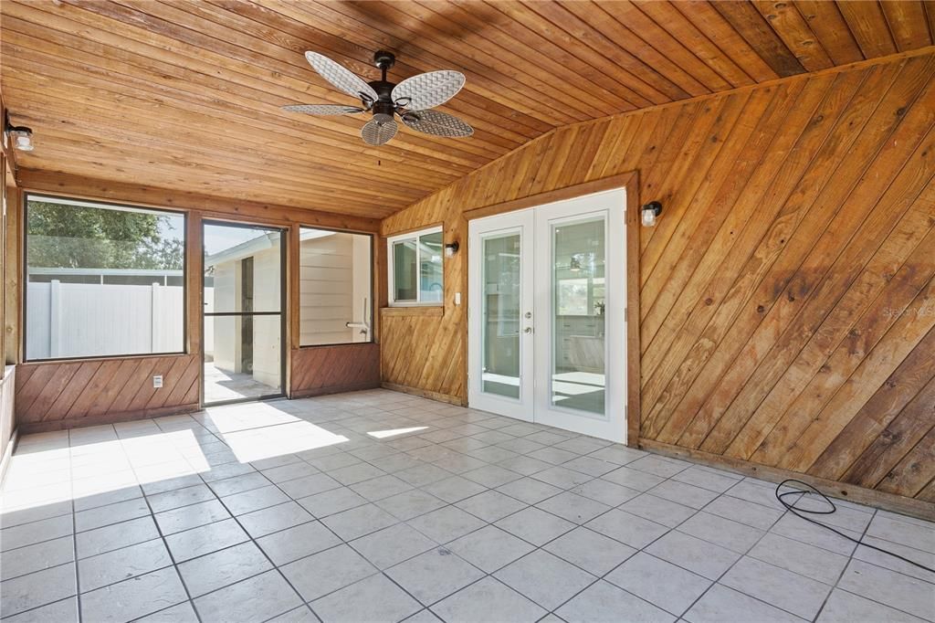 For Sale: $409,599 (3 beds, 2 baths, 1274 Square Feet)