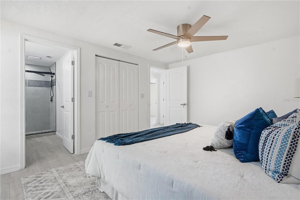 For Sale: $409,599 (3 beds, 2 baths, 1274 Square Feet)