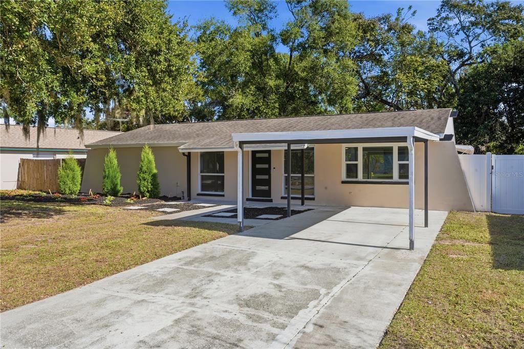 For Sale: $409,599 (3 beds, 2 baths, 1274 Square Feet)