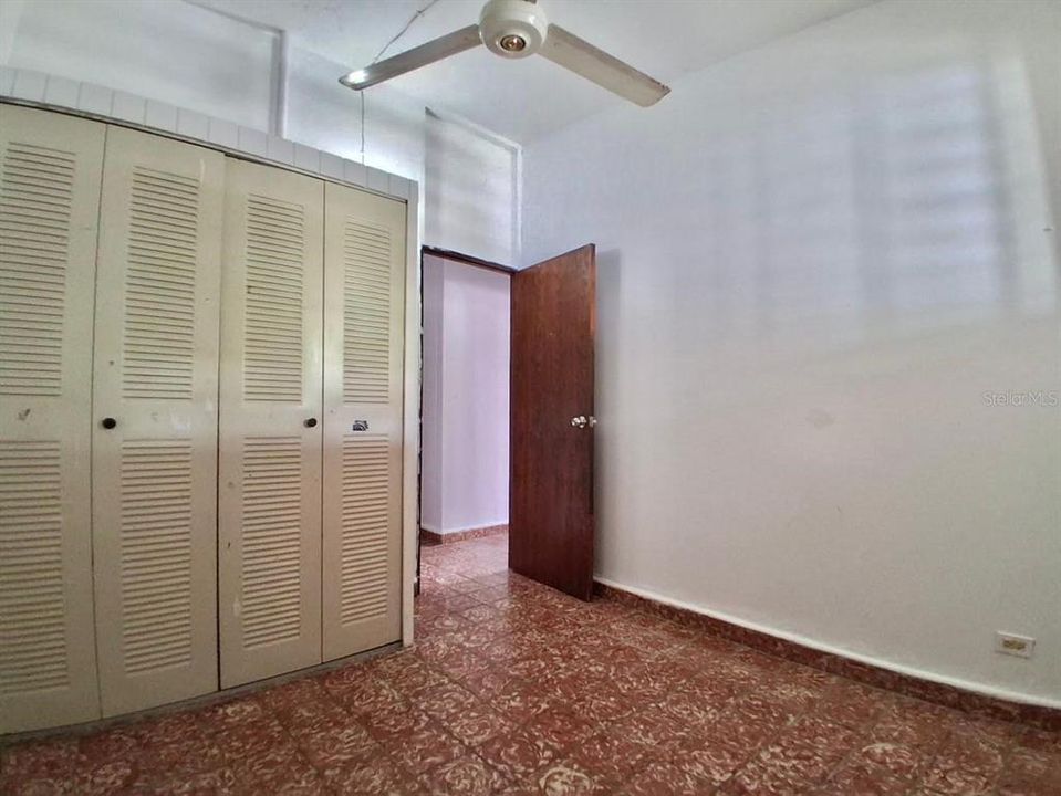 Active With Contract: $160,000 (3 beds, 2 baths, 1427 Square Feet)