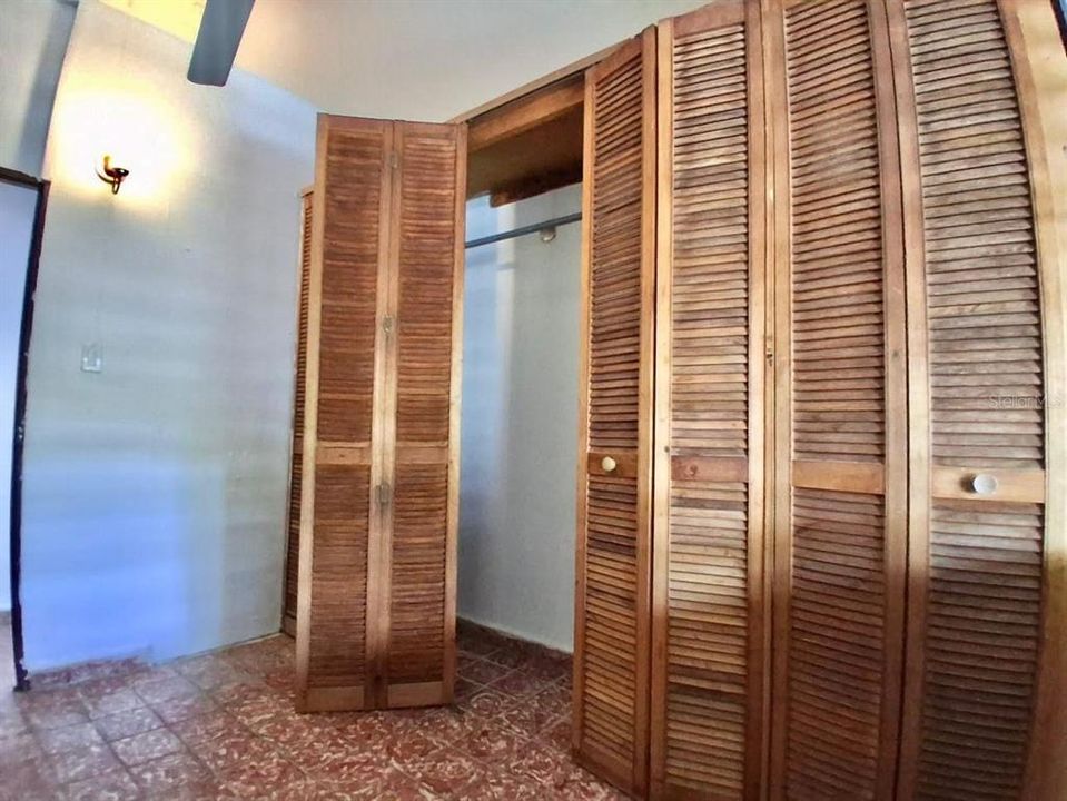 Active With Contract: $160,000 (3 beds, 2 baths, 1427 Square Feet)