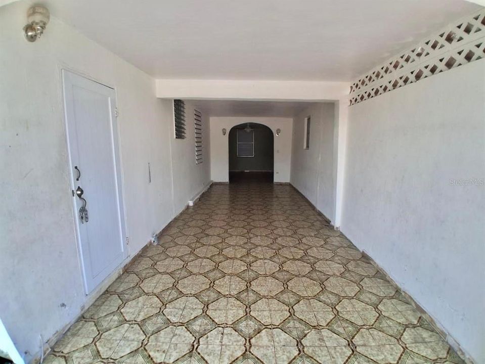 Active With Contract: $160,000 (3 beds, 2 baths, 1427 Square Feet)