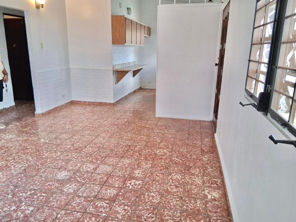 Active With Contract: $160,000 (3 beds, 2 baths, 1427 Square Feet)