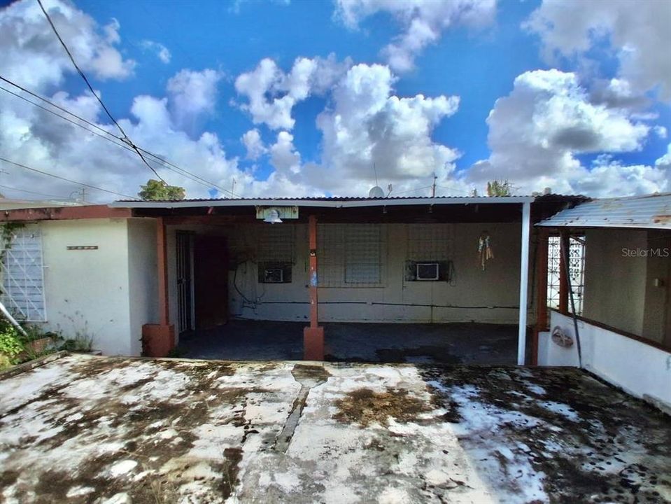 Active With Contract: $160,000 (3 beds, 2 baths, 1427 Square Feet)