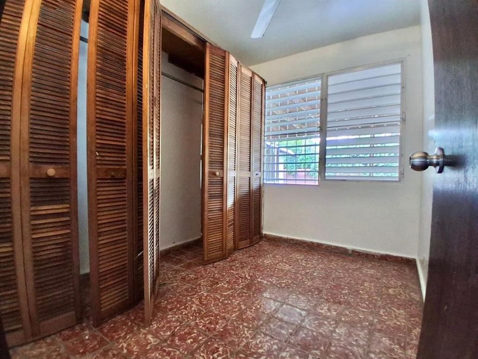 Active With Contract: $160,000 (3 beds, 2 baths, 1427 Square Feet)