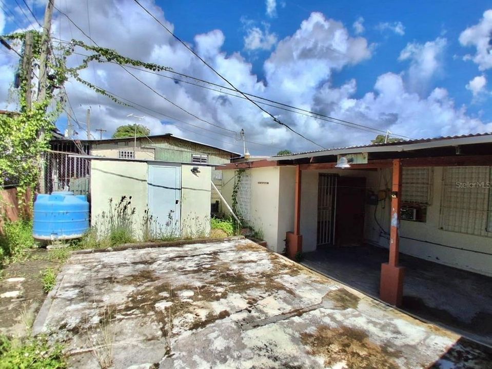 Active With Contract: $160,000 (3 beds, 2 baths, 1427 Square Feet)