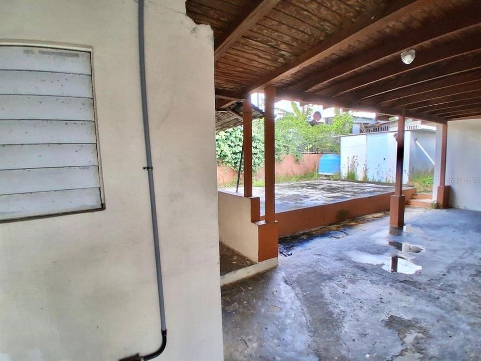 Active With Contract: $160,000 (3 beds, 2 baths, 1427 Square Feet)