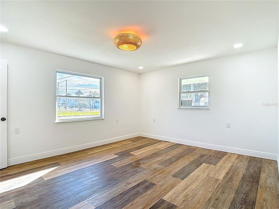 На продажу: $375,000 (2 спален, 2 ванн, 1188 Квадратных фут)