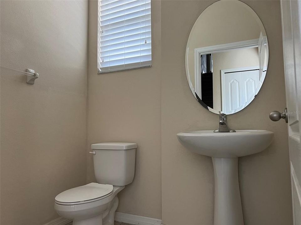 For Rent: $2,450 (3 beds, 2 baths, 1802 Square Feet)