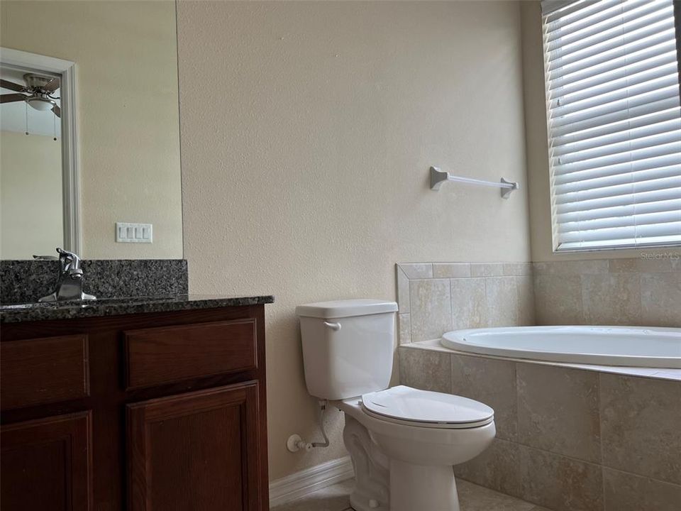 For Rent: $2,450 (3 beds, 2 baths, 1802 Square Feet)