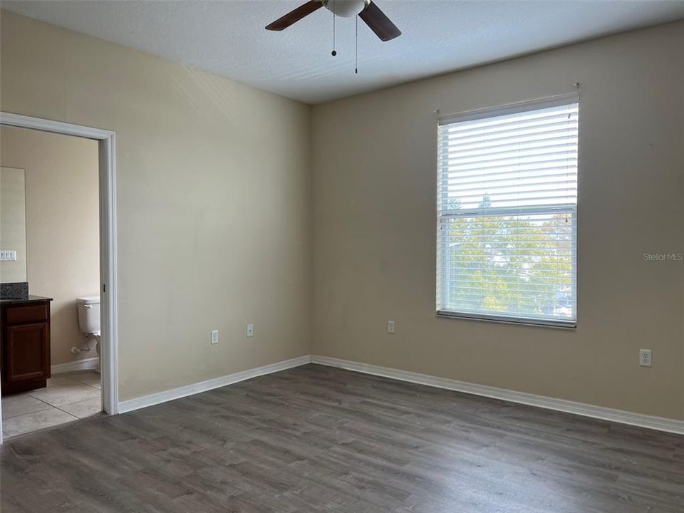 For Rent: $2,450 (3 beds, 2 baths, 1802 Square Feet)