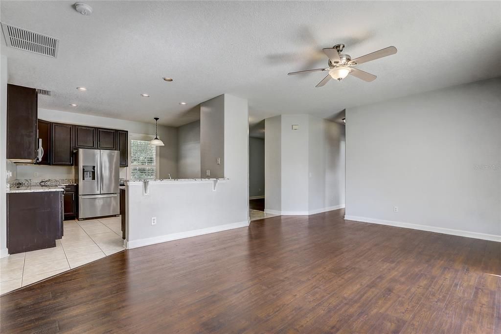 En Venta: $425,000 (3 camas, 2 baños, 1498 Pies cuadrados)