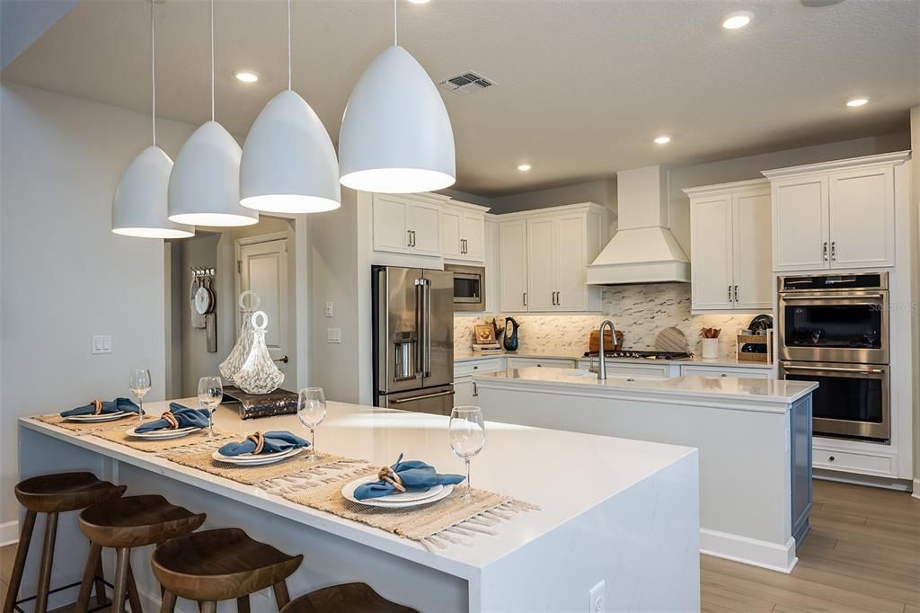 En Venta: $1,224,611 (5 camas, 5 baños, 4181 Pies cuadrados)