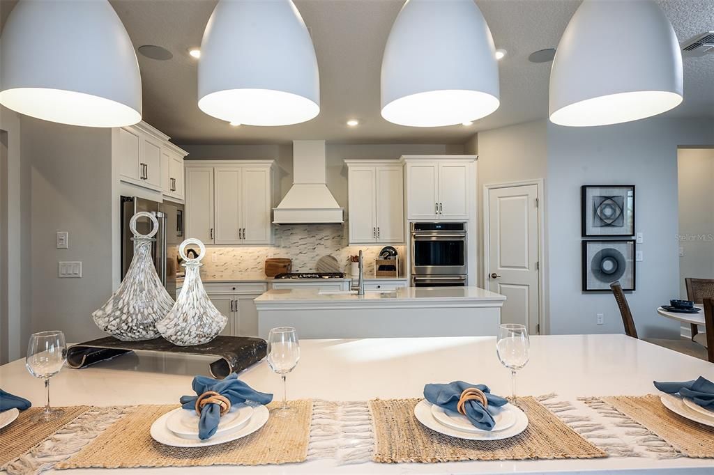 En Venta: $1,224,611 (5 camas, 5 baños, 4181 Pies cuadrados)