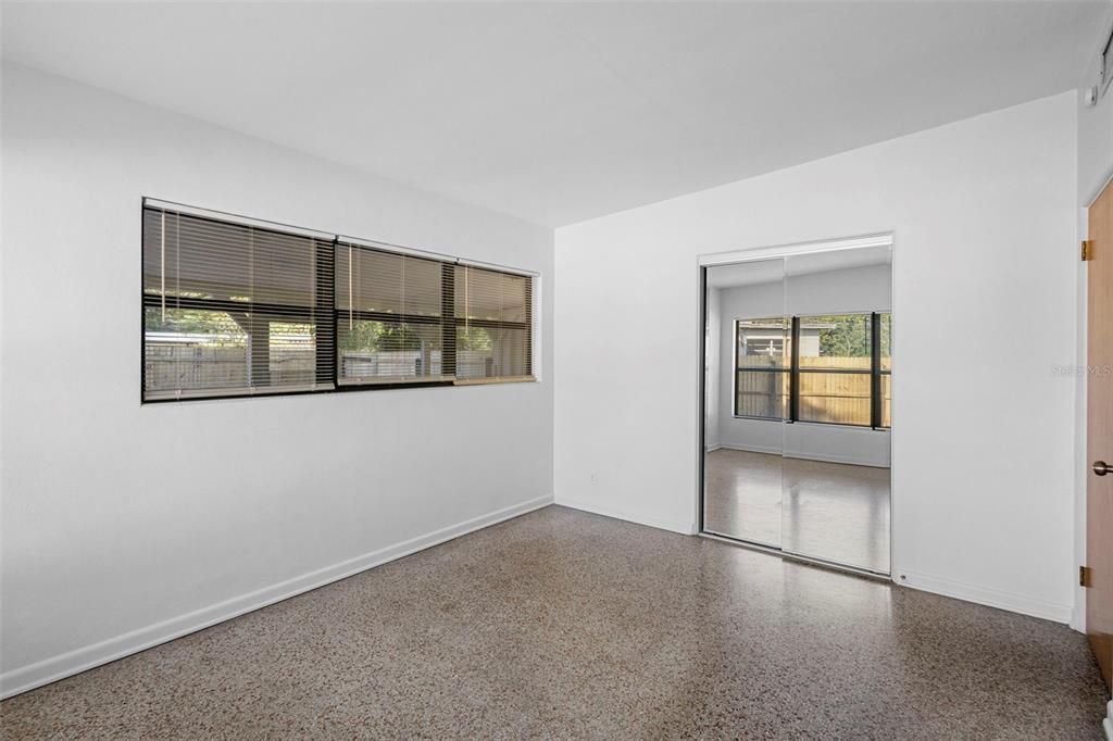 На продажу: $240,000 (3 спален, 1 ванн, 1538 Квадратных фут)