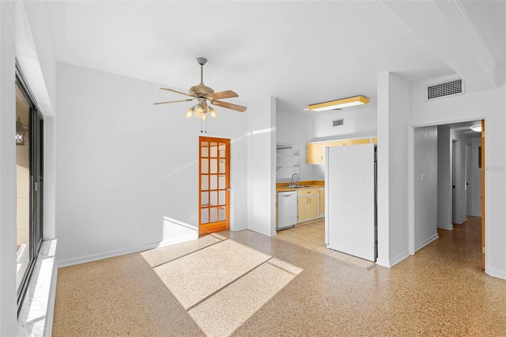 На продажу: $240,000 (3 спален, 1 ванн, 1538 Квадратных фут)