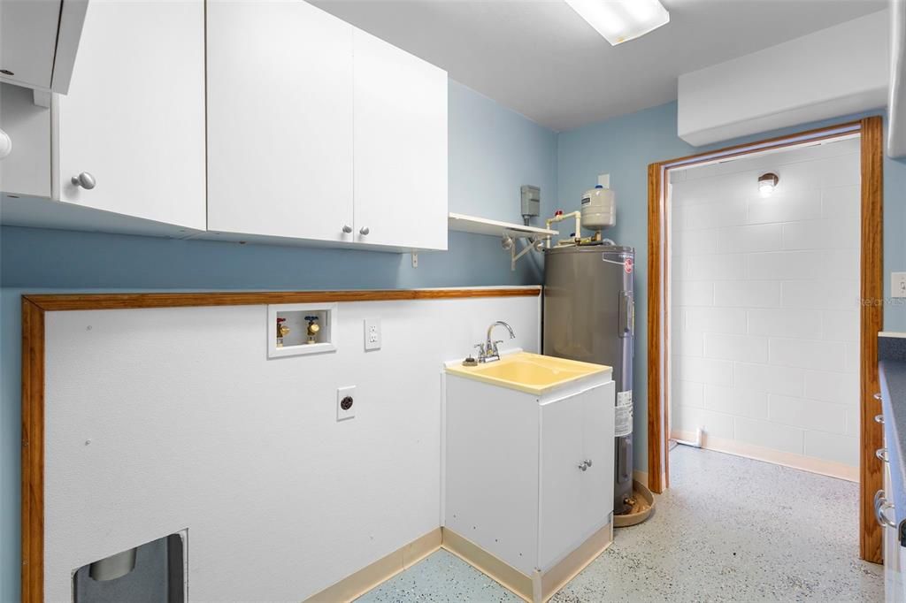 На продажу: $240,000 (3 спален, 1 ванн, 1538 Квадратных фут)