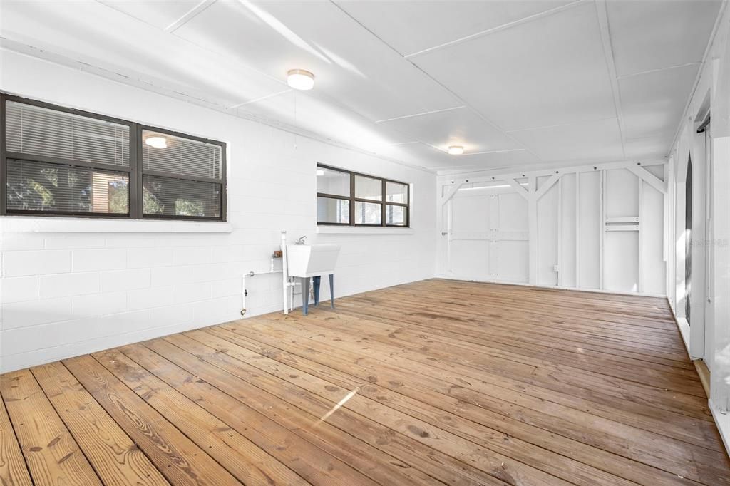 На продажу: $240,000 (3 спален, 1 ванн, 1538 Квадратных фут)