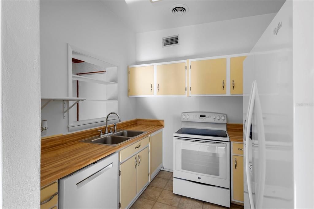 На продажу: $240,000 (3 спален, 1 ванн, 1538 Квадратных фут)