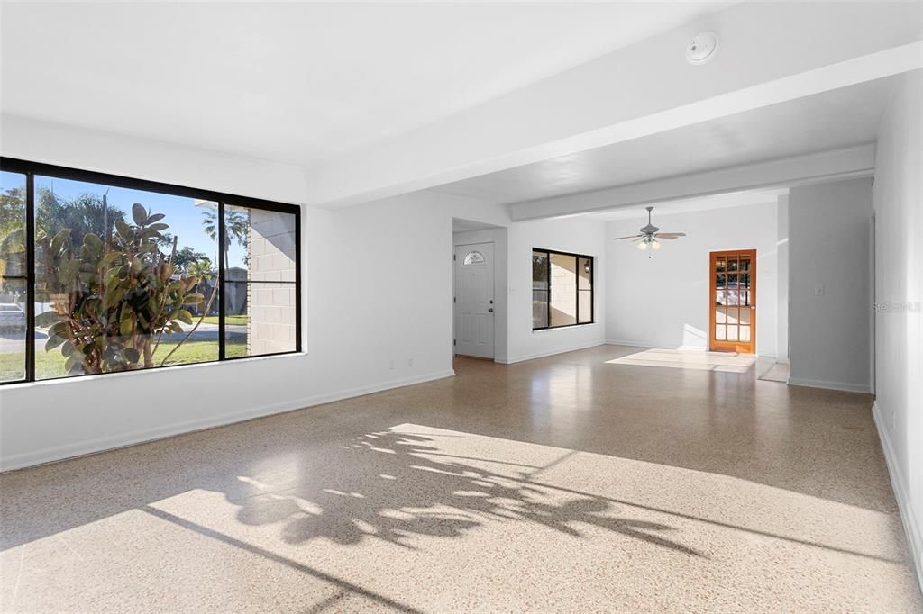 На продажу: $240,000 (3 спален, 1 ванн, 1538 Квадратных фут)