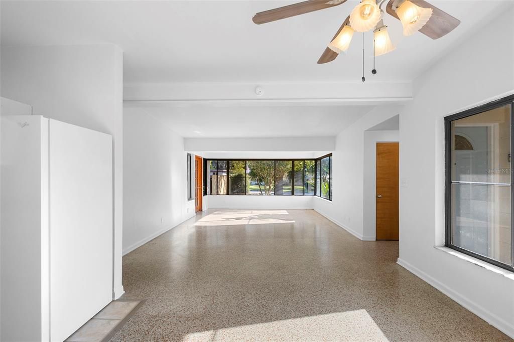 На продажу: $240,000 (3 спален, 1 ванн, 1538 Квадратных фут)