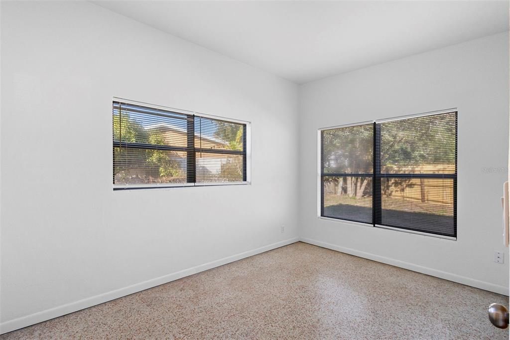 На продажу: $240,000 (3 спален, 1 ванн, 1538 Квадратных фут)