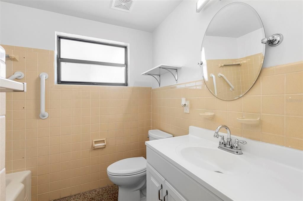 На продажу: $240,000 (3 спален, 1 ванн, 1538 Квадратных фут)