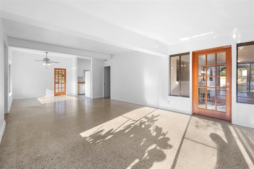 На продажу: $240,000 (3 спален, 1 ванн, 1538 Квадратных фут)