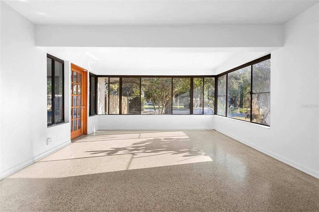 На продажу: $240,000 (3 спален, 1 ванн, 1538 Квадратных фут)