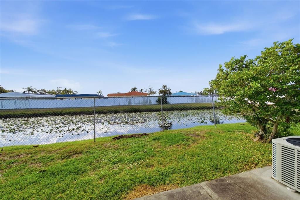 待售: $276,000 (2 贝兹, 2 浴室, 1350 平方英尺)