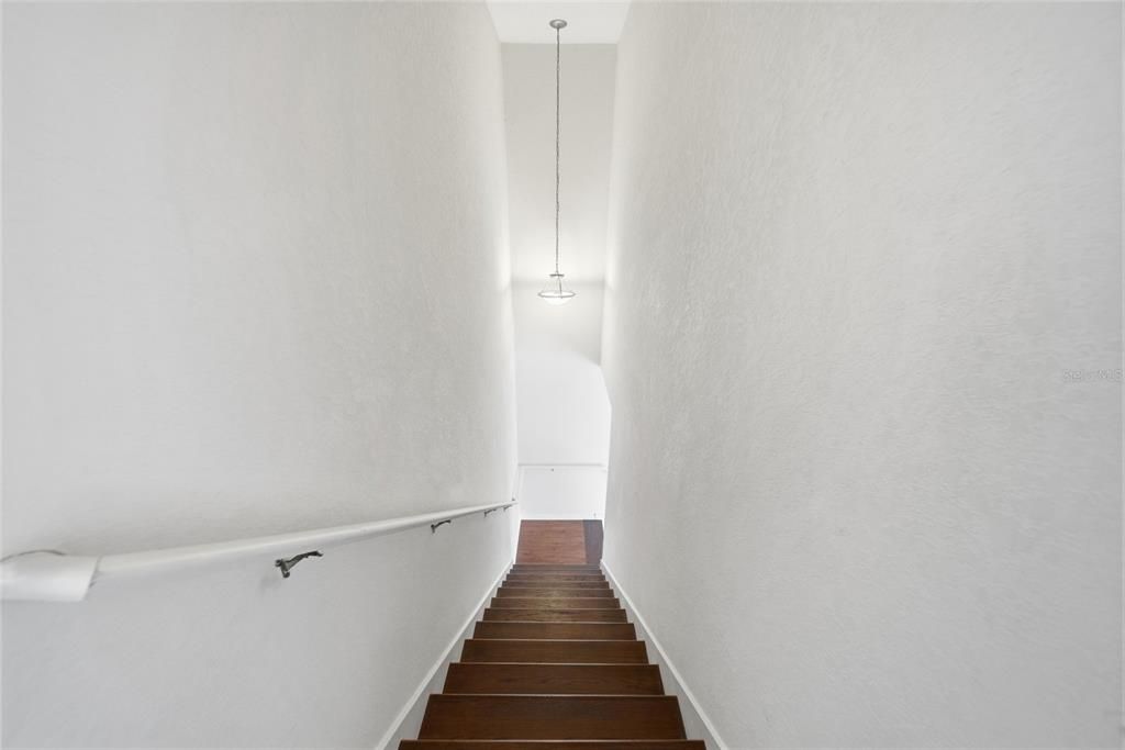 待售: $276,000 (2 贝兹, 2 浴室, 1350 平方英尺)