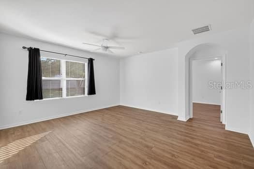 待售: $372,500 (4 贝兹, 2 浴室, 1867 平方英尺)