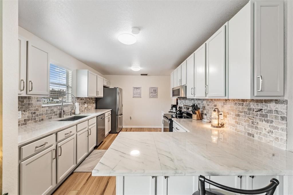 На продажу: $620,000 (2 спален, 2 ванн, 1200 Квадратных фут)