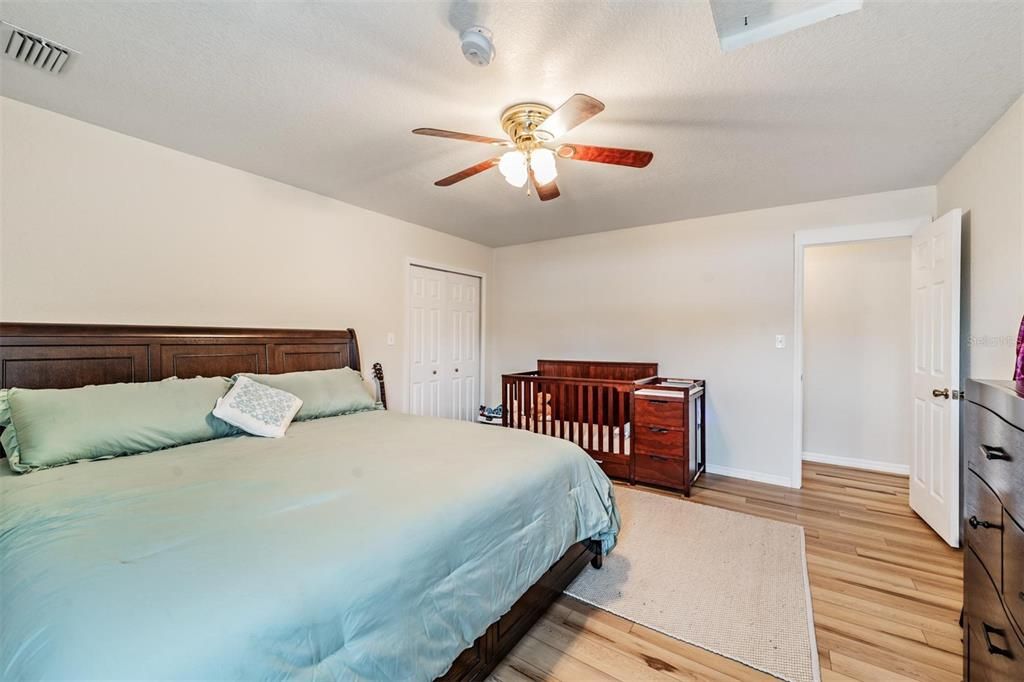 На продажу: $620,000 (2 спален, 2 ванн, 1200 Квадратных фут)