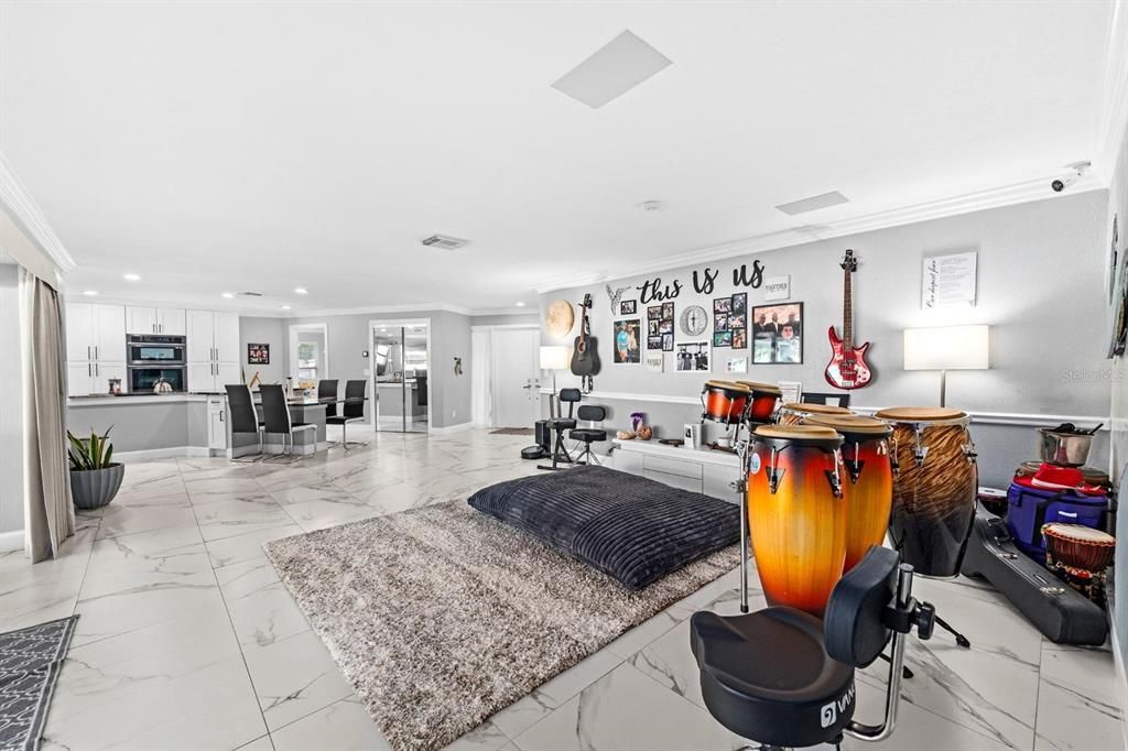 待售: $860,000 (4 贝兹, 3 浴室, 2462 平方英尺)