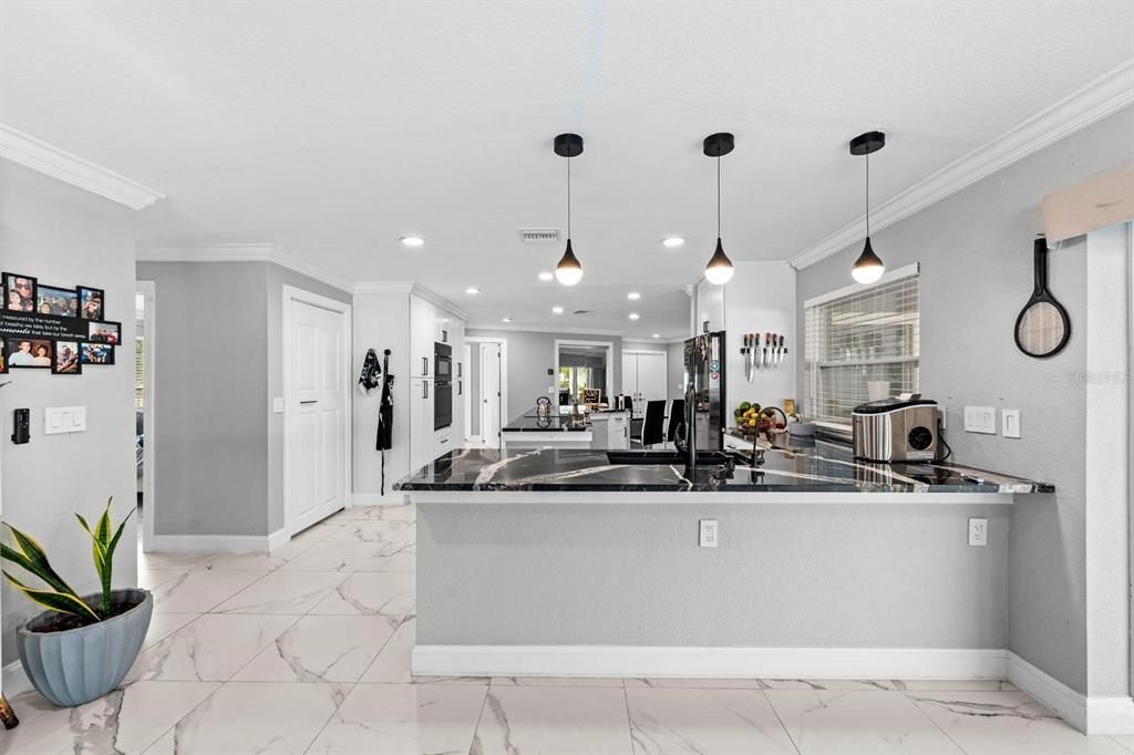 待售: $860,000 (4 贝兹, 3 浴室, 2462 平方英尺)