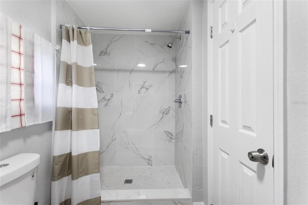 For Sale: $255,000 (3 beds, 2 baths, 1040 Square Feet)
