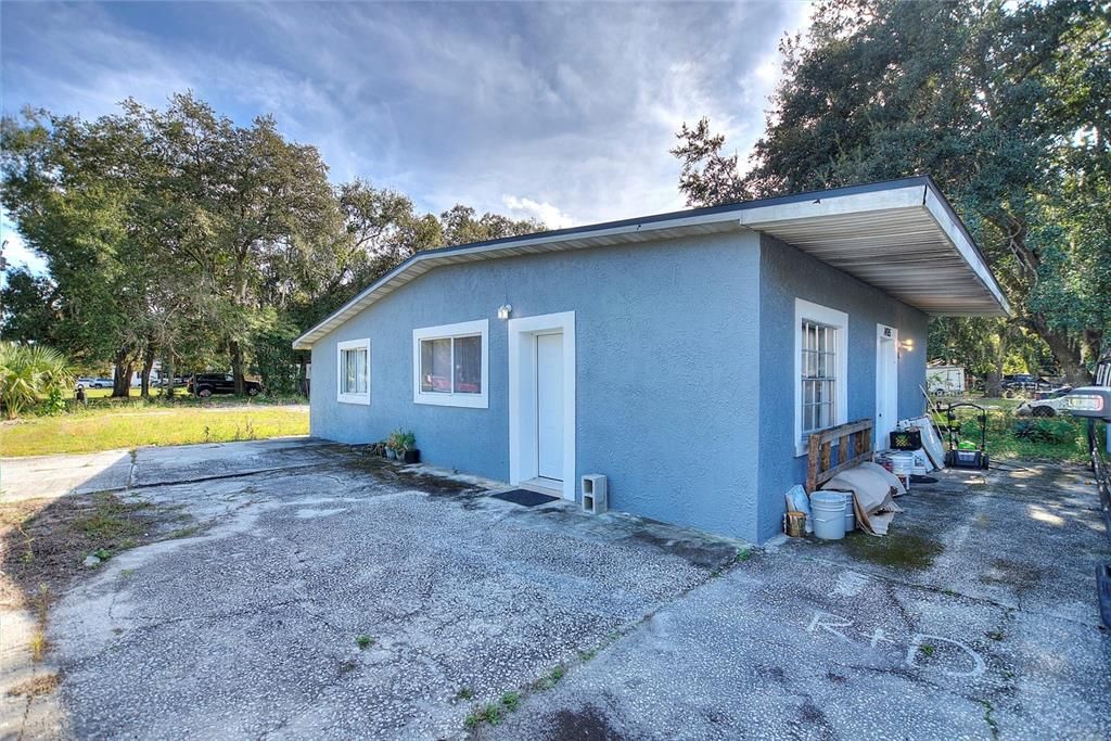 For Sale: $255,000 (3 beds, 2 baths, 1040 Square Feet)